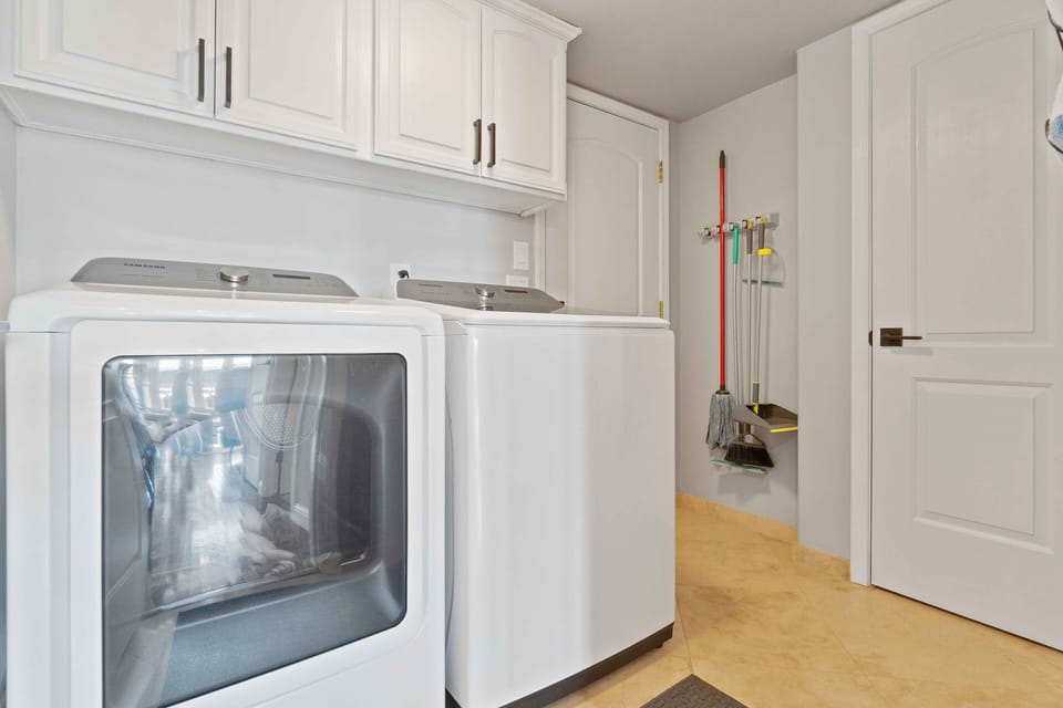 Laundry room, please bring your our detergent. 