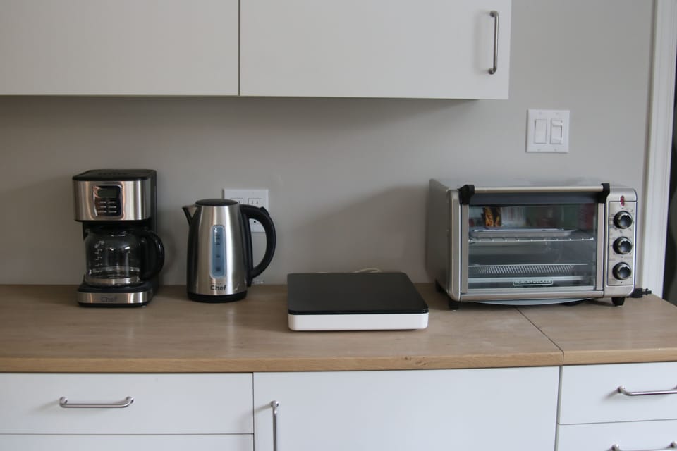 Coffee maker, Kettle, Induction hob and Toaster oven