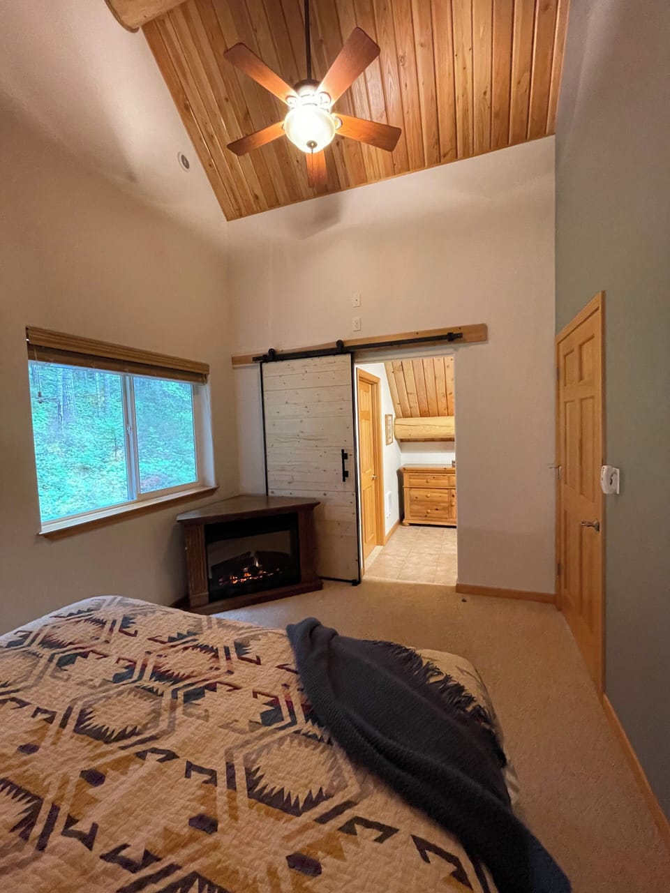 The primary bedroom en-suite includes a 3/4 bathroom and a small walk in closet.