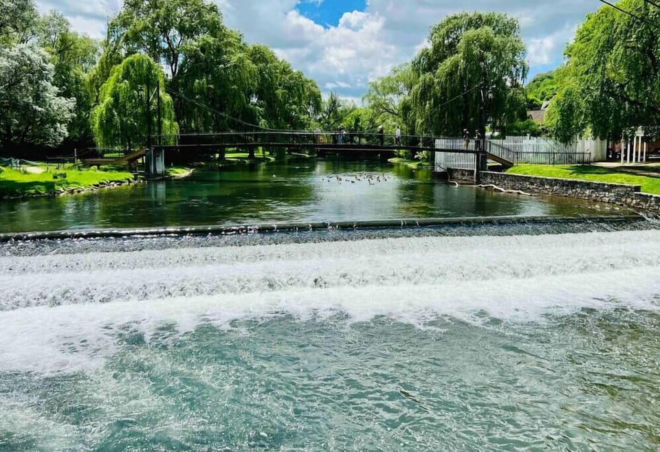 1 block from waterfront. Central located downtown 