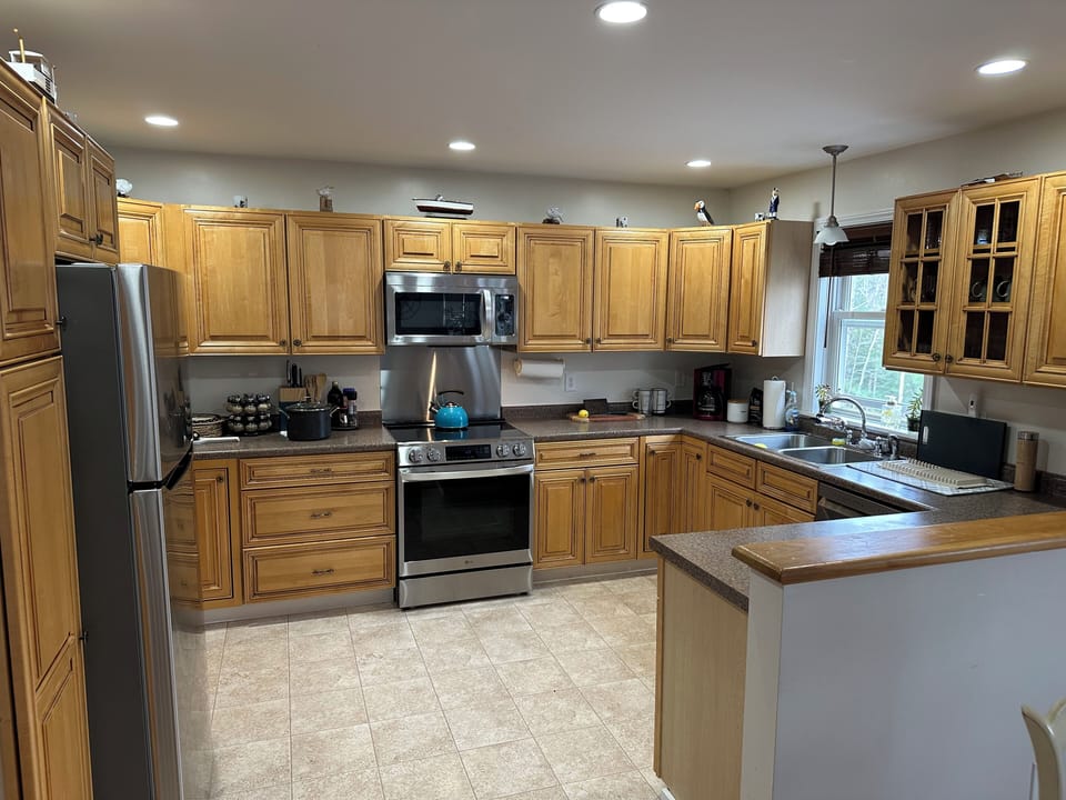 Full kitchen