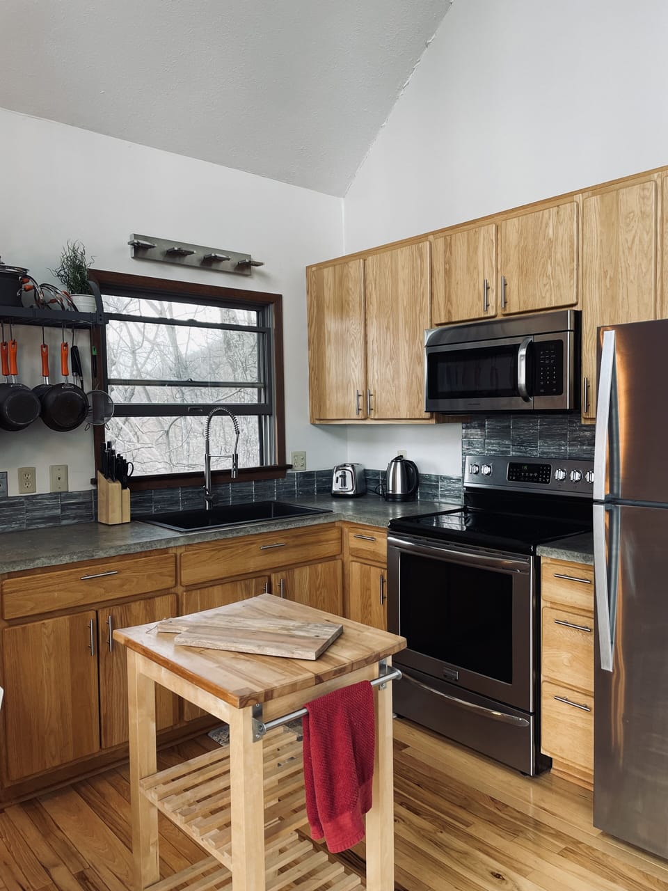 Updated appliances in kitchen