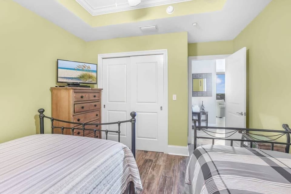 Bedroom #3. A queen and a twin bed, sleep up to 3 people.