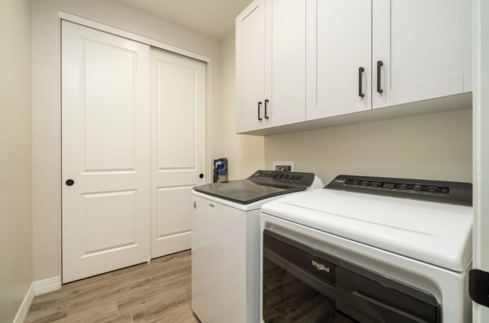 FULL SIZE WASHER/DRYER