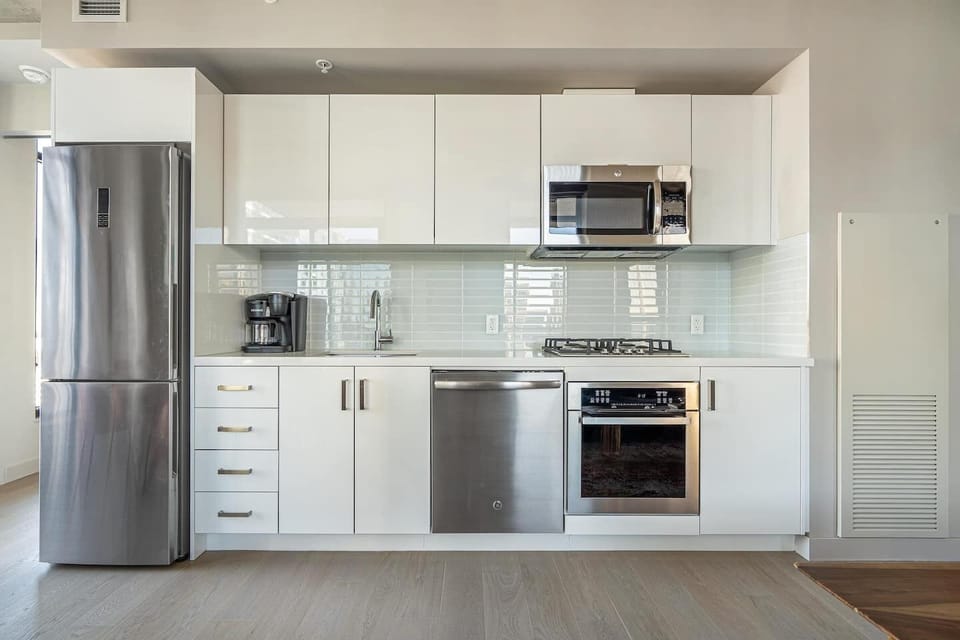 Prepare amazing meals at home. Seating for six at the dining table makes it an enjoyable spot to start and end each day. Did we mention there's a grocery store just a block away? :) 

Looking to dine out? You have endless options, all within walking 
