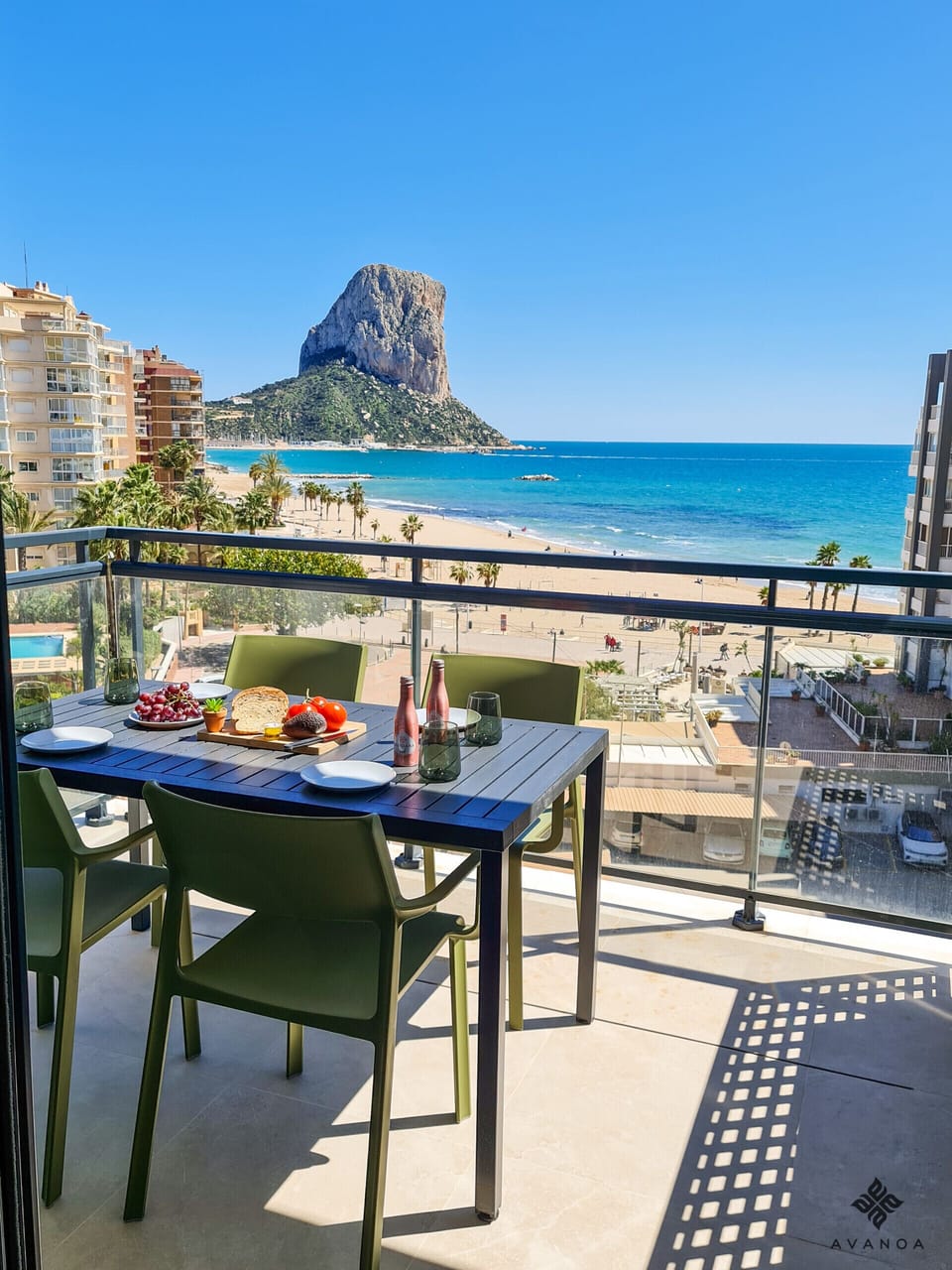 Views from the terrace to the beach and the Peñon de Ifach.