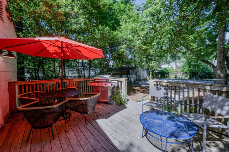 Back Porch - Enjoy grilling and eating outside on the back porch.