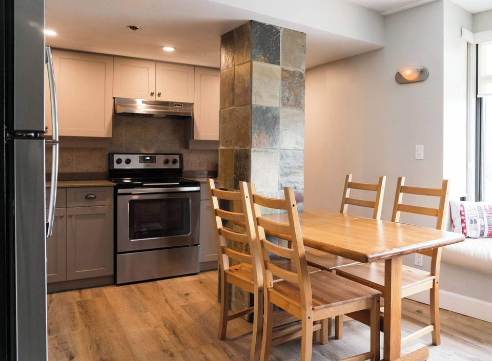 Full Size Kitchen