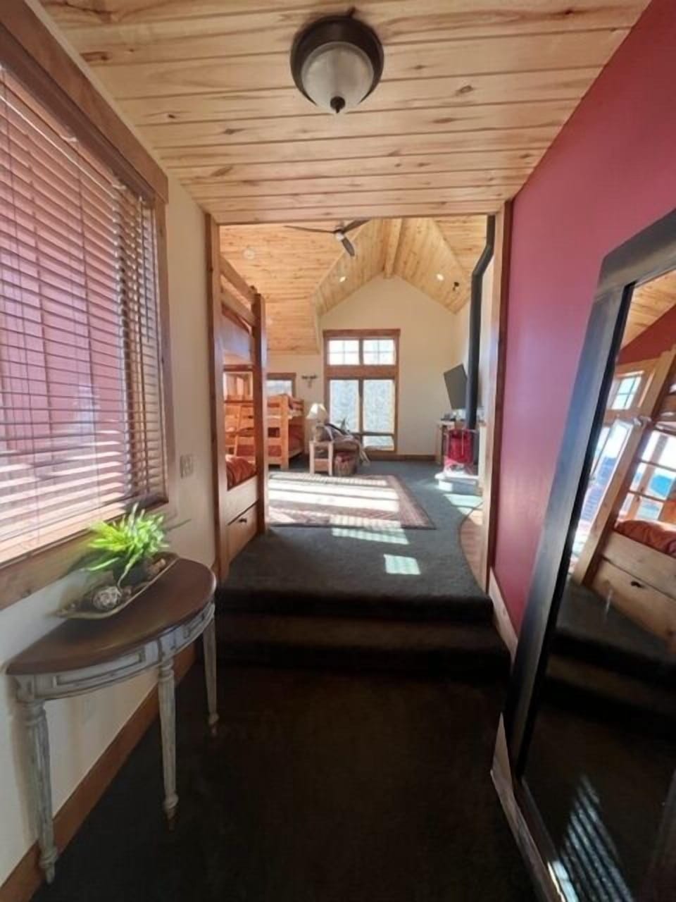 View into bunk bed room (2)