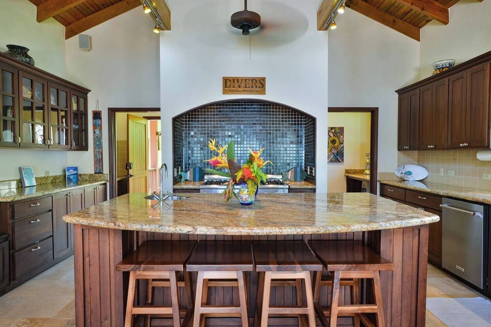 Amazing Chefs kitchen, with professional range