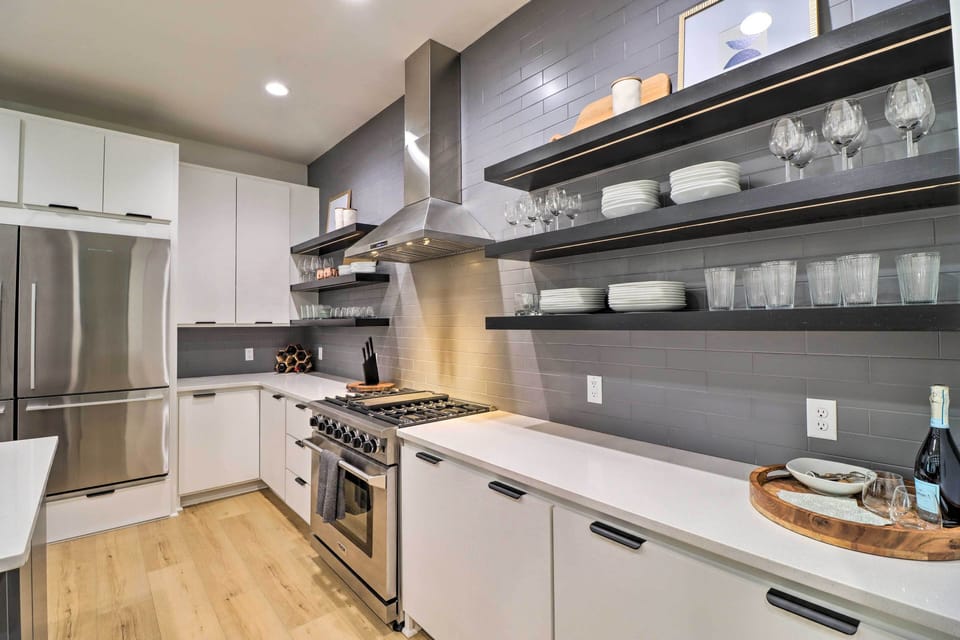 Kitchen | Crockpot | Blender