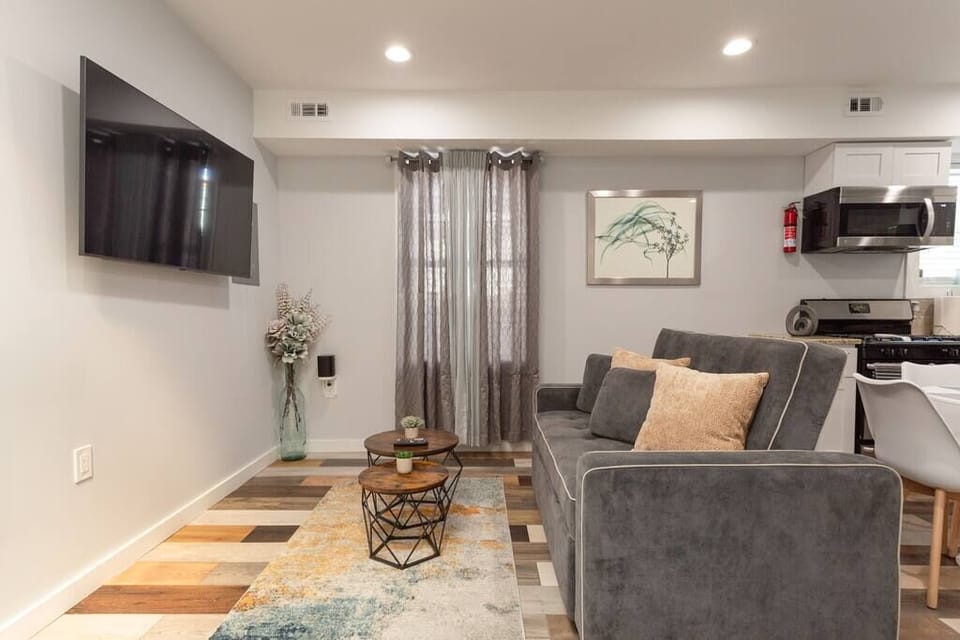 Full View, Living