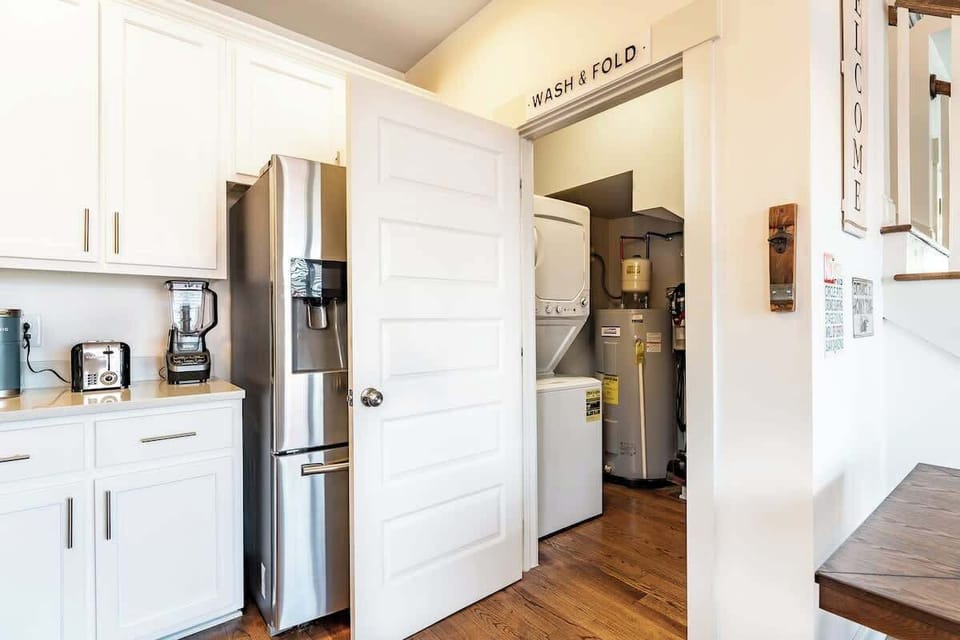 Stylish and modern space equipped for culinary adventures in vibrant Nashville!