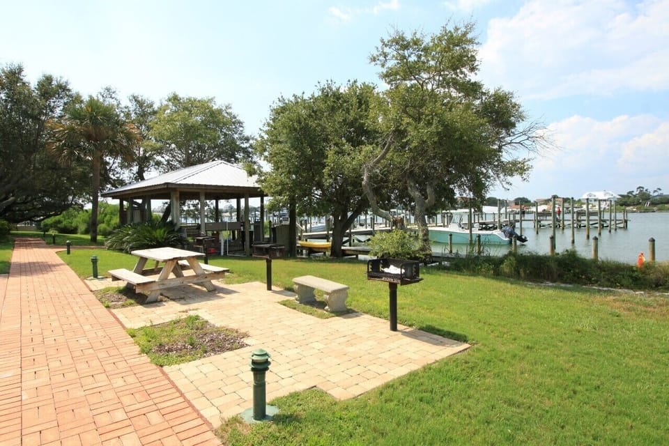Picnic Area- Riverside