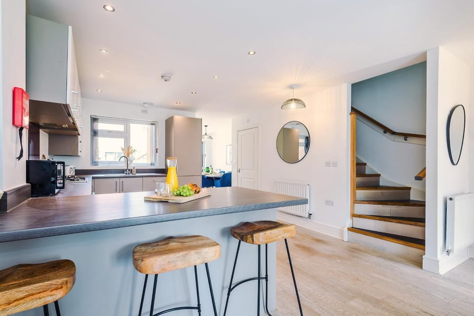 Full Kitchen 