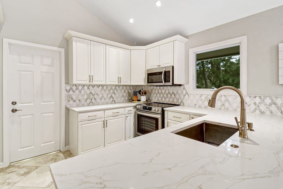 48 Willow Oak Rd W - Kitchen