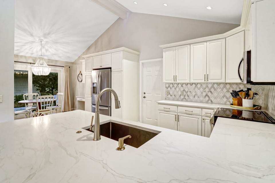 48 Willow Oak Rd W - Kitchen