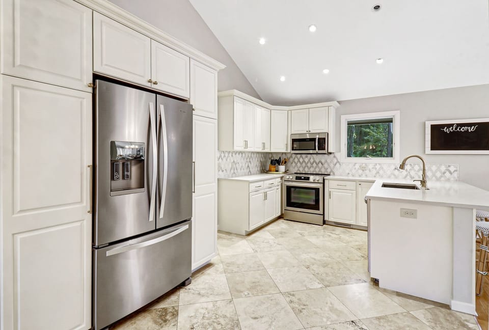 48 Willow Oak Rd W - Kitchen