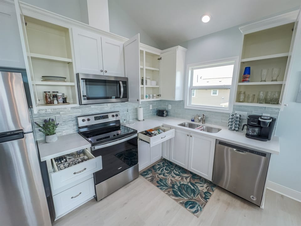Open Kitchen area to cook those great family diners.