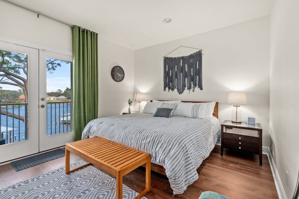 Master Bedroom is Lagoo Front!