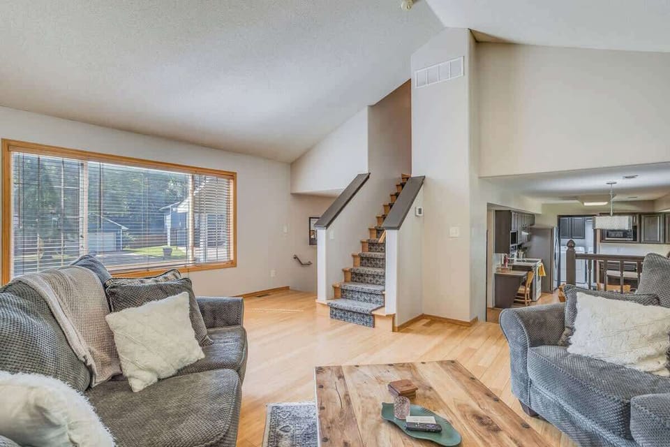 Gather around the living room and watch the game or just hang out after a long day exploring the city! Plenty of pillows and blankets to lay back and have a comfortable evening in or rest before another night on the town!