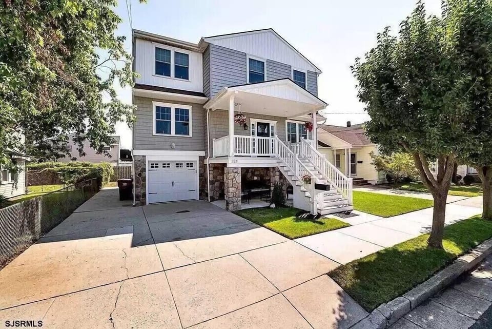 Single family home driveway and street  parking 