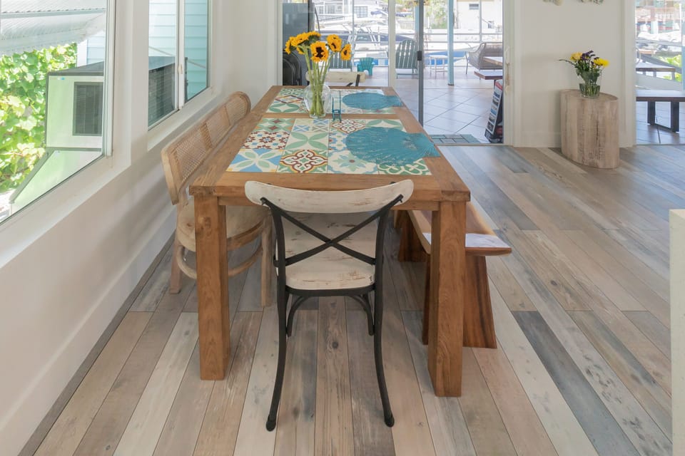 Dinning Table 