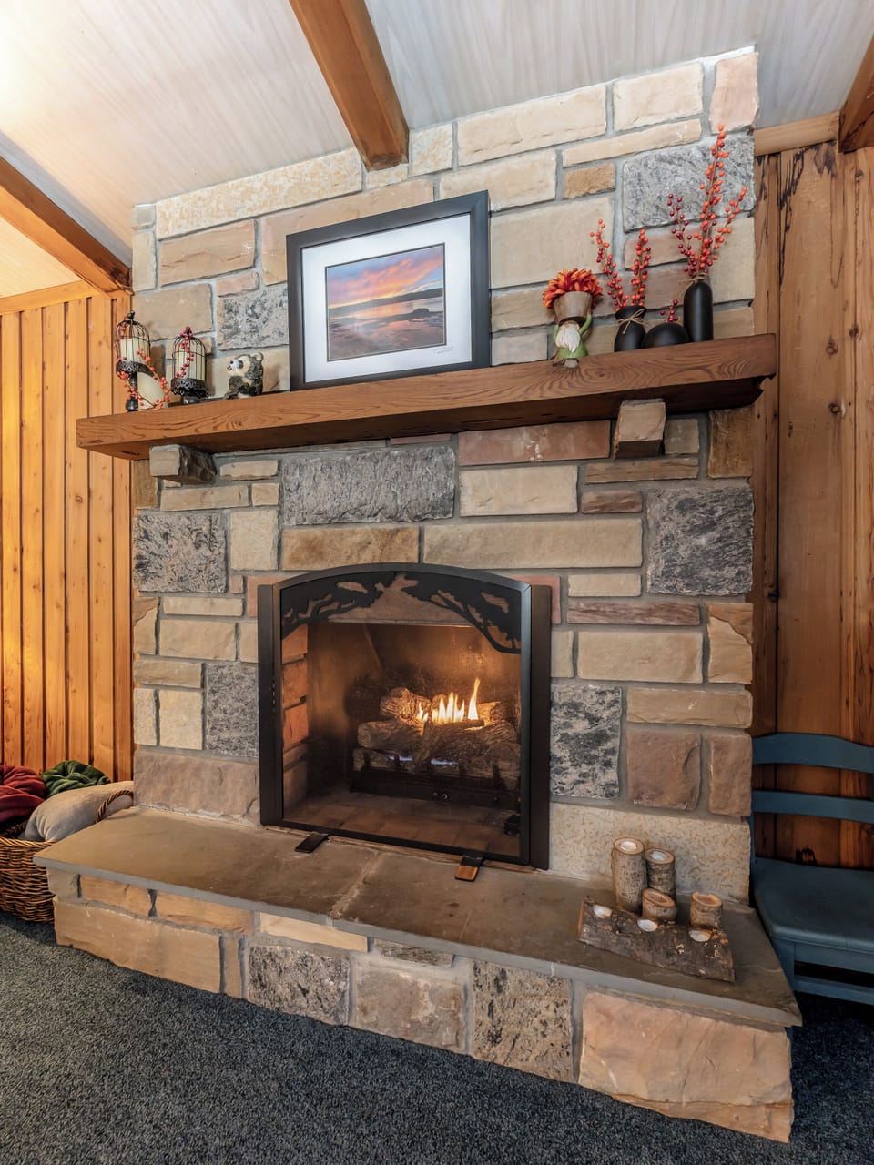 Stone fireplace, gas - works with remote.