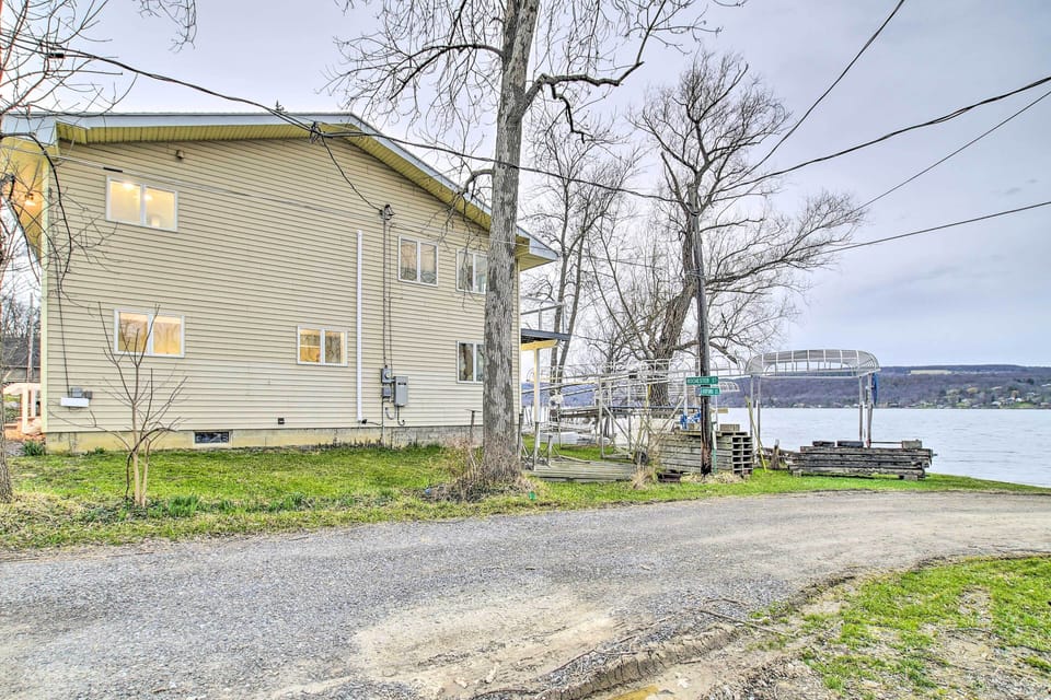 Parking | Driveway (4 Vehicles)
