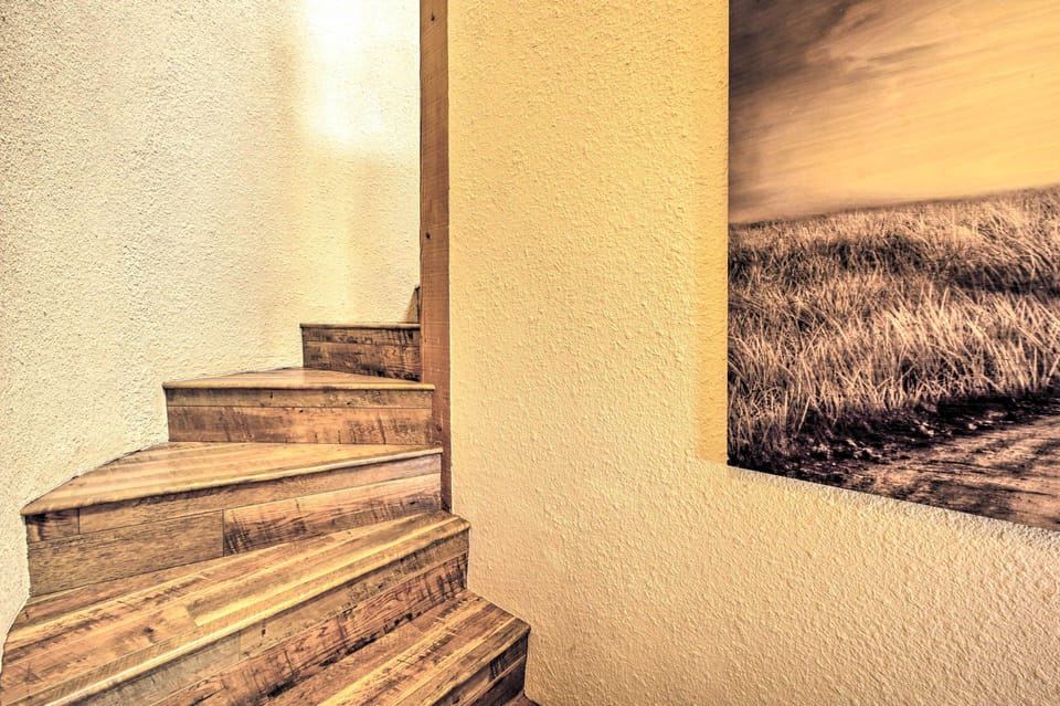Stairs to 2nd Floor