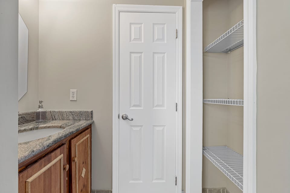 Vanity for Queen room