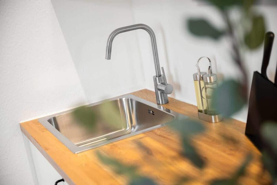Stove & Oven, Dishwasher, Coffee mashine, Toaster, Kettle