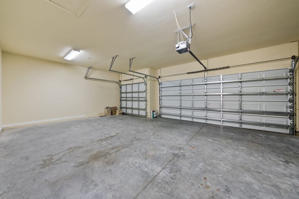 3 car garage 