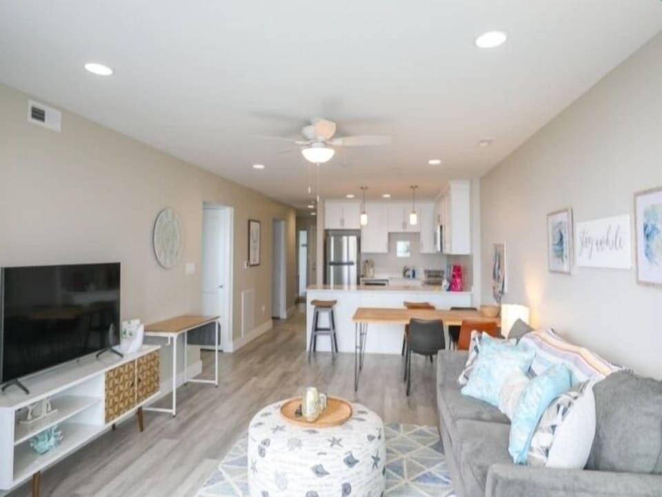 Furniture, Building, Couch, Indoors, Ceiling Fan