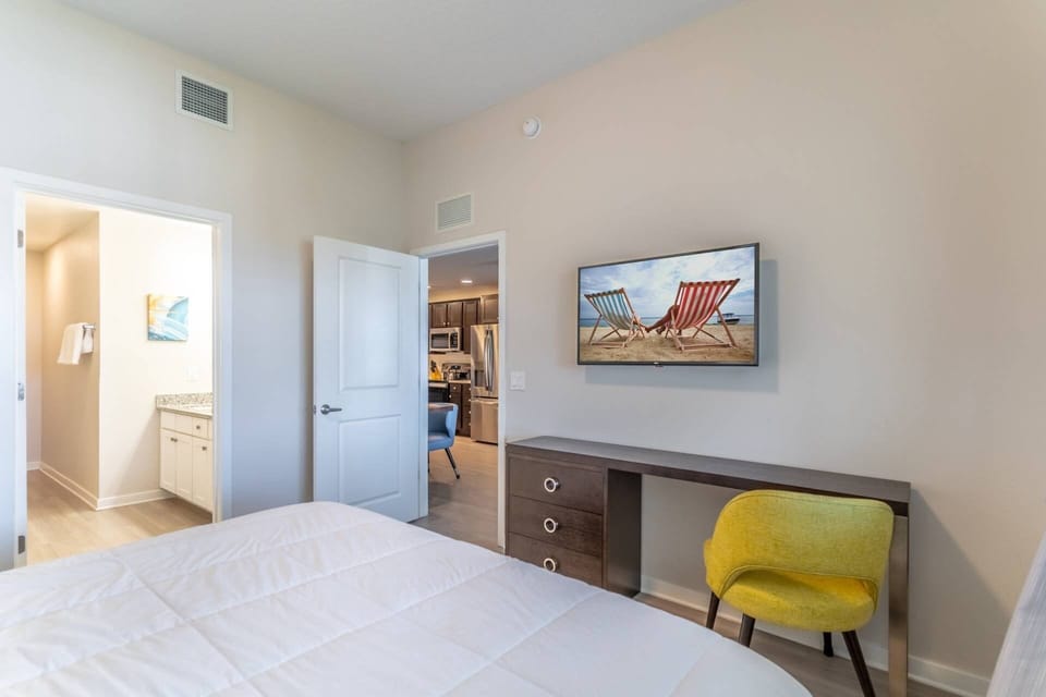 King Master Bedroom - Easily Accessible From Condo Main Area