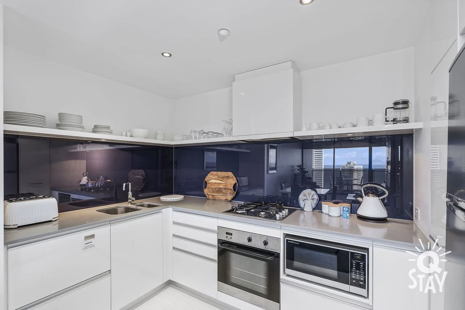 Fully equipped modern kitchen 🍽