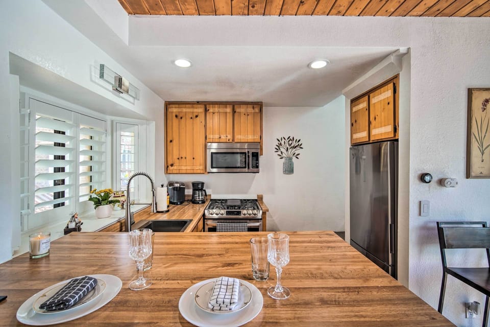 Kitchen | Dishware/Flatware