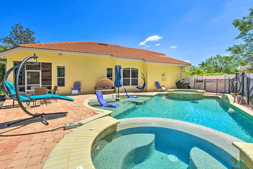 Sarasota Vacation Rental | 3BR | 2BA | Step-Free Access | 2,000 Sq Ft