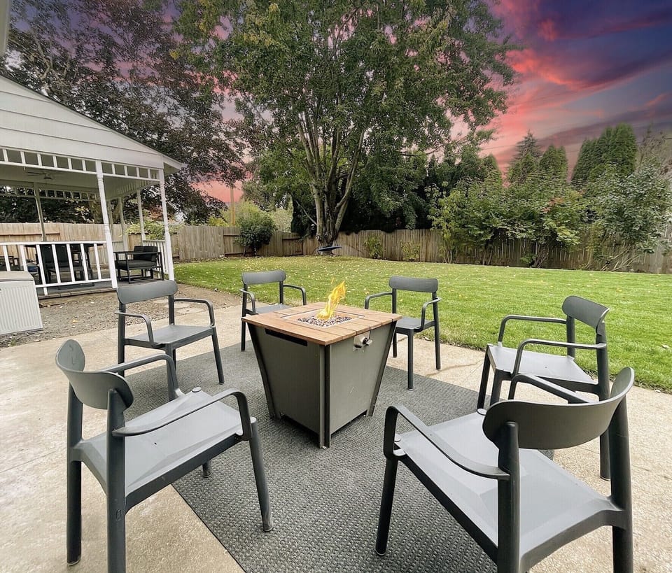 Enjoy our Modern Fire Pit w/ Patio chairs 
