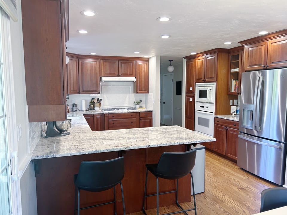 Full Kitchen - Gas Appliances 