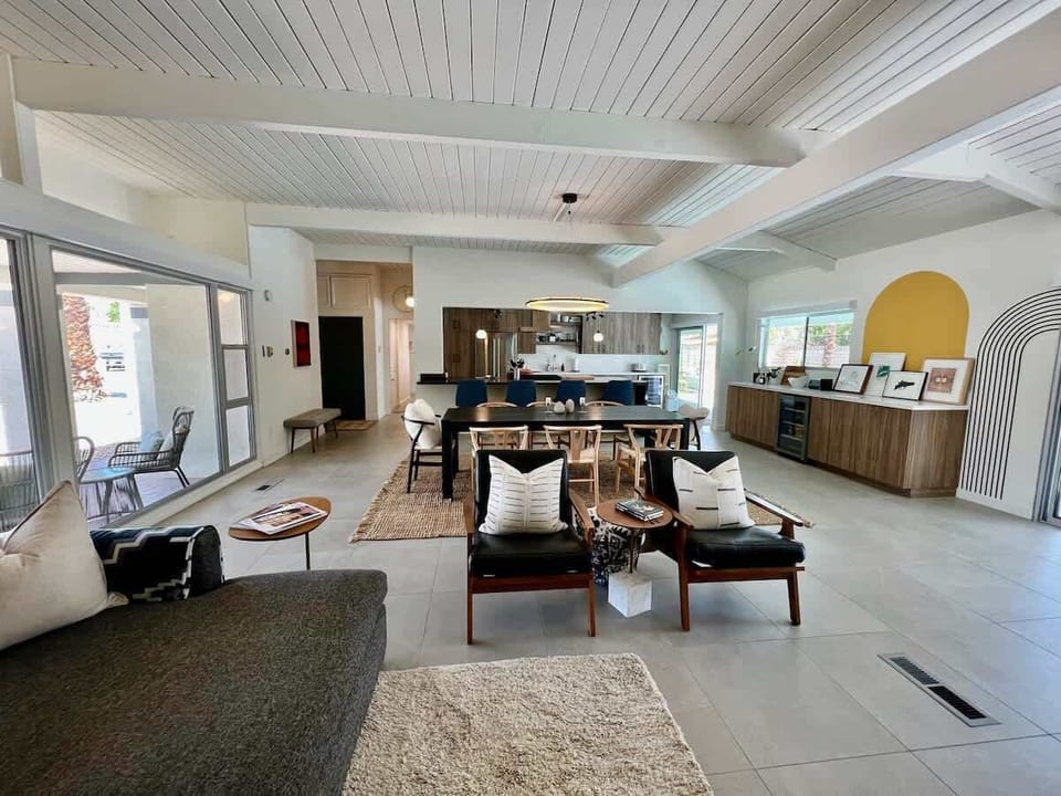 Very few Great Rooms feel this Great