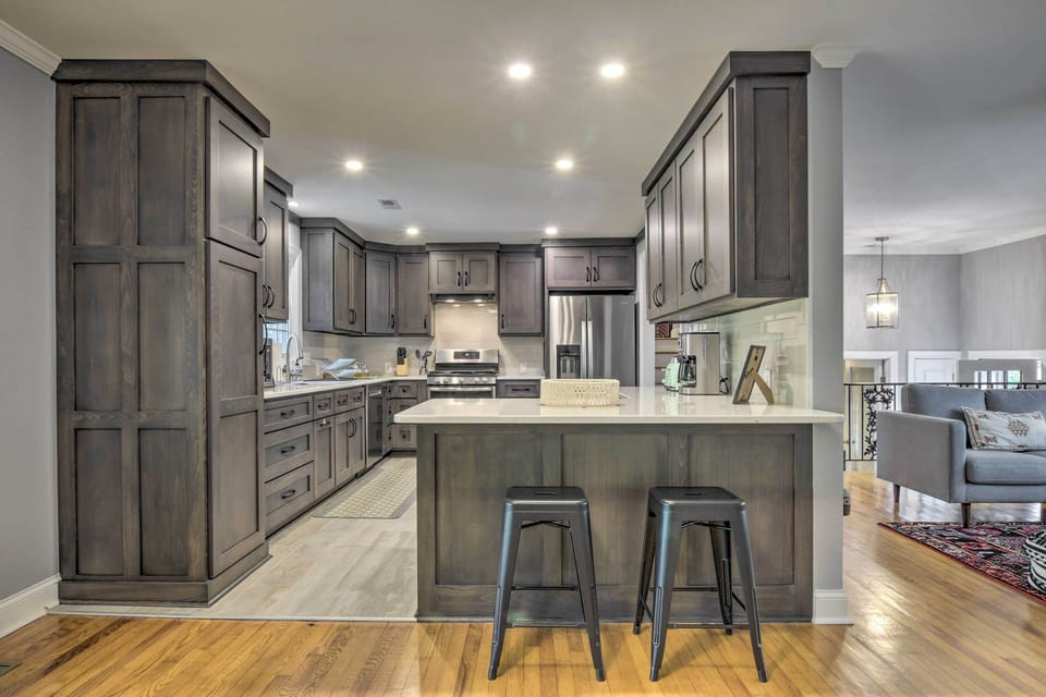 Kitchen | Breakfast Bar