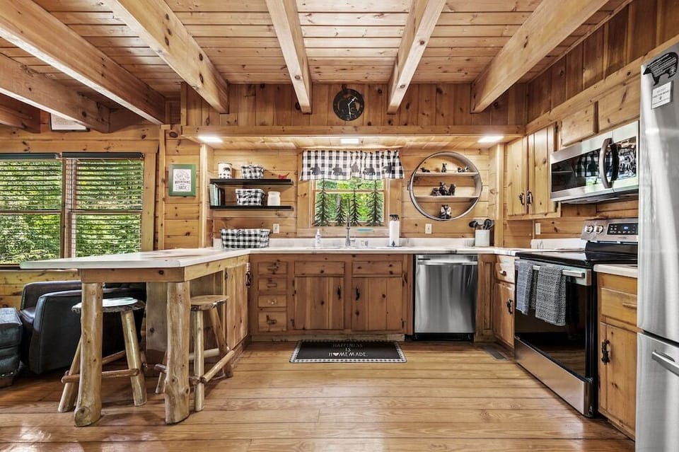Black Bear Bungalow's fully equipped kitchen