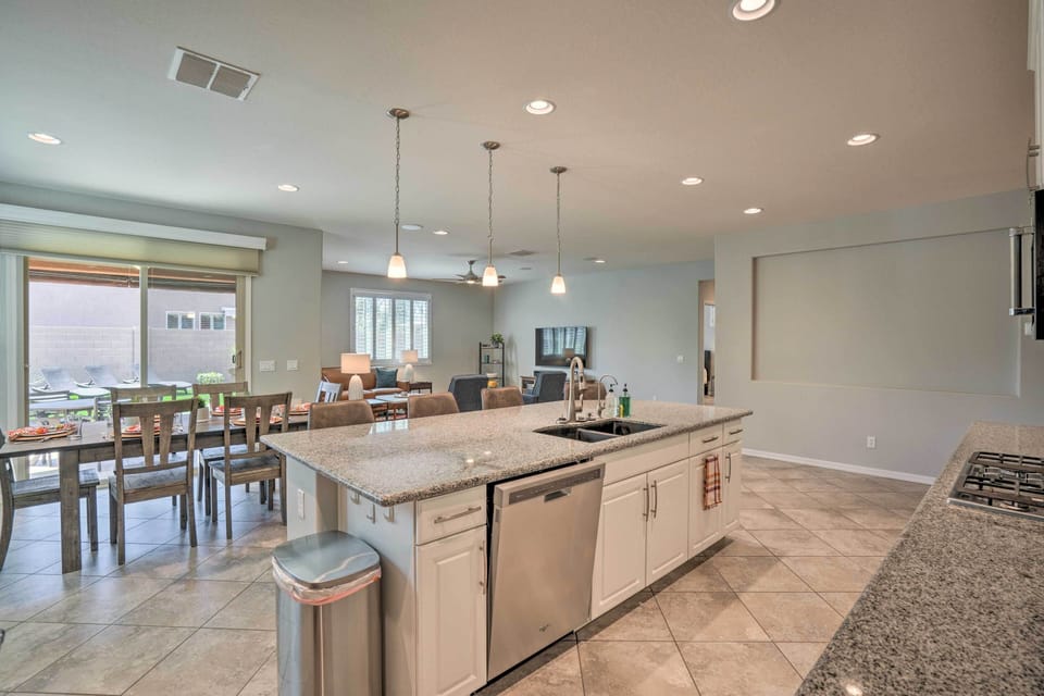 Fully Equipped Kitchen | Toaster