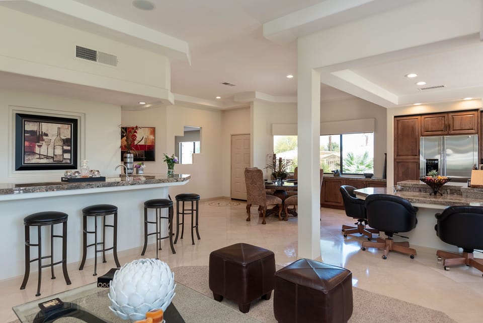 Wet Bar with Dinning in the background