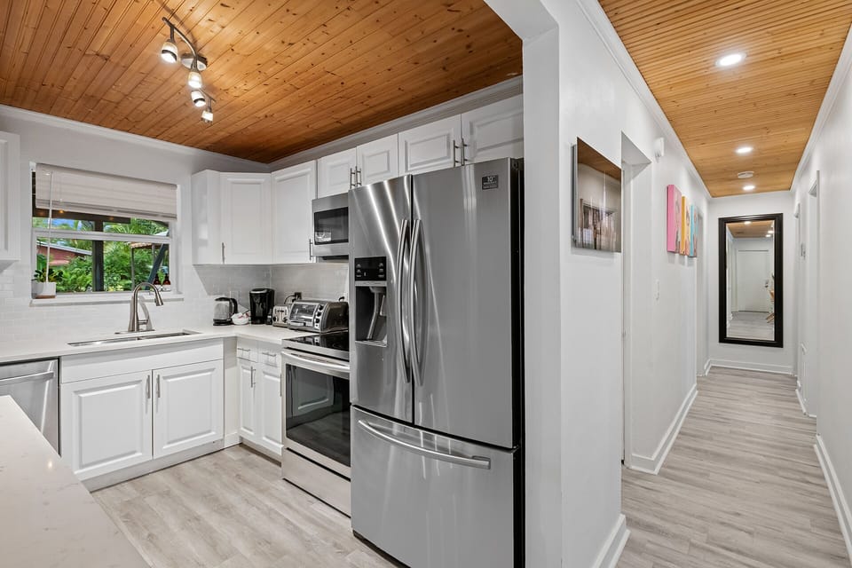 Full Kitchen (2)