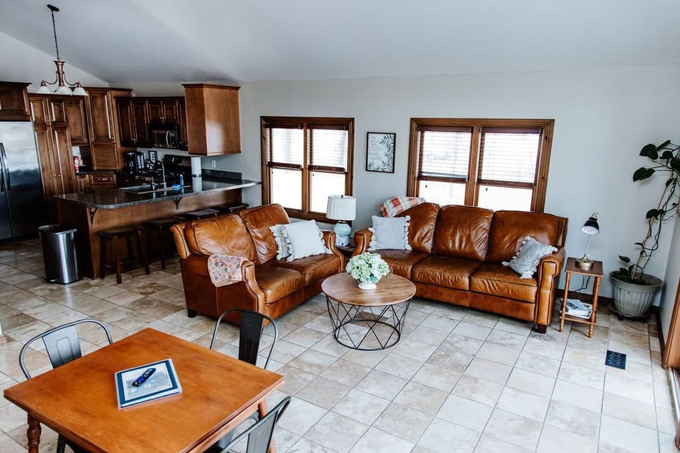 Family room & kitchen 