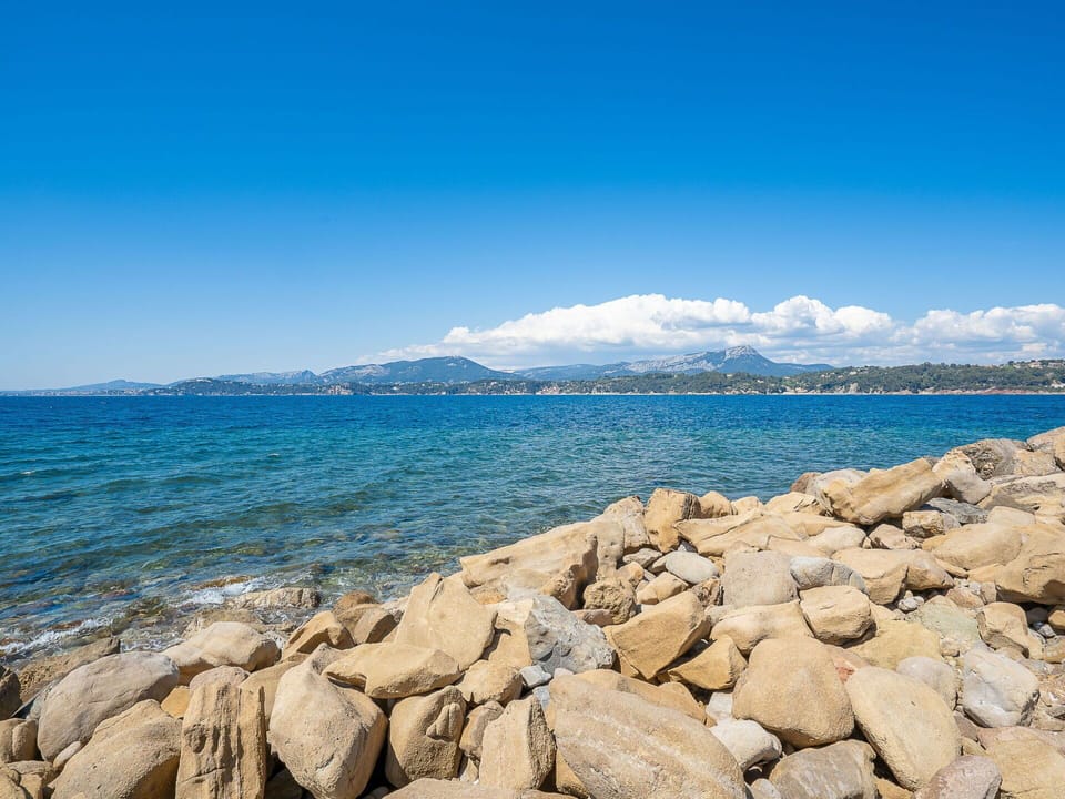 Water, Sky, Cloud, Azure, Natural Landscape, Coastal And Oceanic Landforms, Lake, Horizon, Landscape, Wood