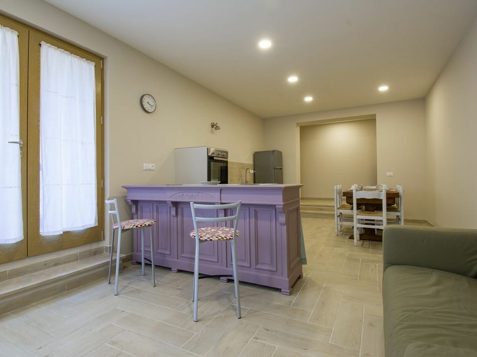 Sky, Plant, Building, Property, Window, Tree, Slope, Land Lot, House, Urban Design