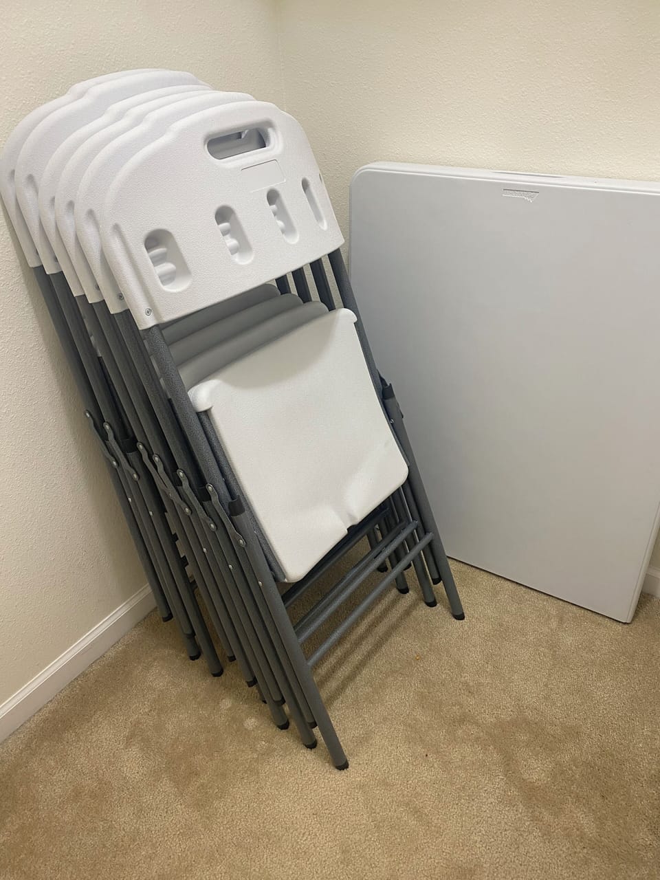 6ft folding table with 6 chairs